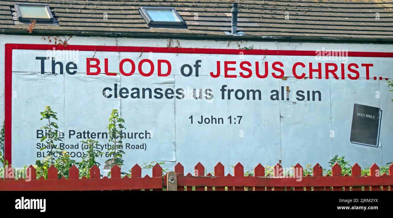 Das Blut Jesu Christi, reinigt uns von allen Sünden, 1 Johannes 1:7, Zitat: Bibelmusterkirche, 22 Shaw Rd, Blackpool, Lancs, England, UK, FY1 6HA Stockfoto