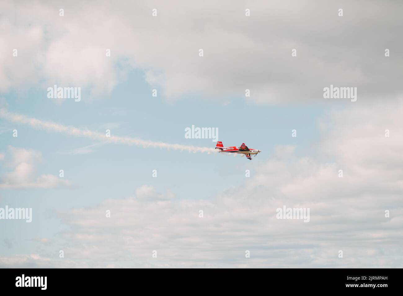 Radio control rc Flugzeug Spielzeug Modell fliegen hohen Himmel Stockfoto