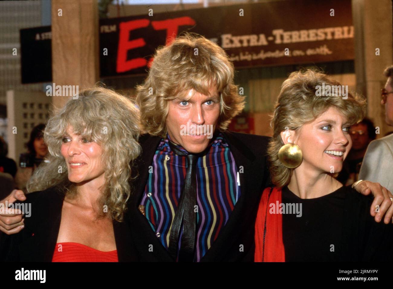 Rona Newton-John, Jeff Conway und Olivia Newton-John um die 1980er Jahre Credit: Ralph Dominguez/MediaPunch Stockfoto