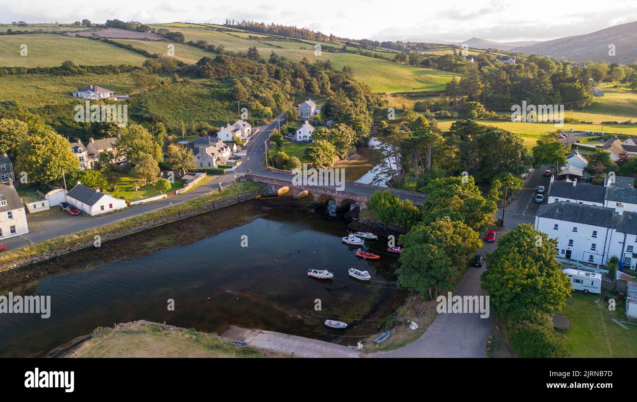 Cushendun ist ein kleines Küstendorf in der Grafschaft Antrim, Nordirland. Stockfoto