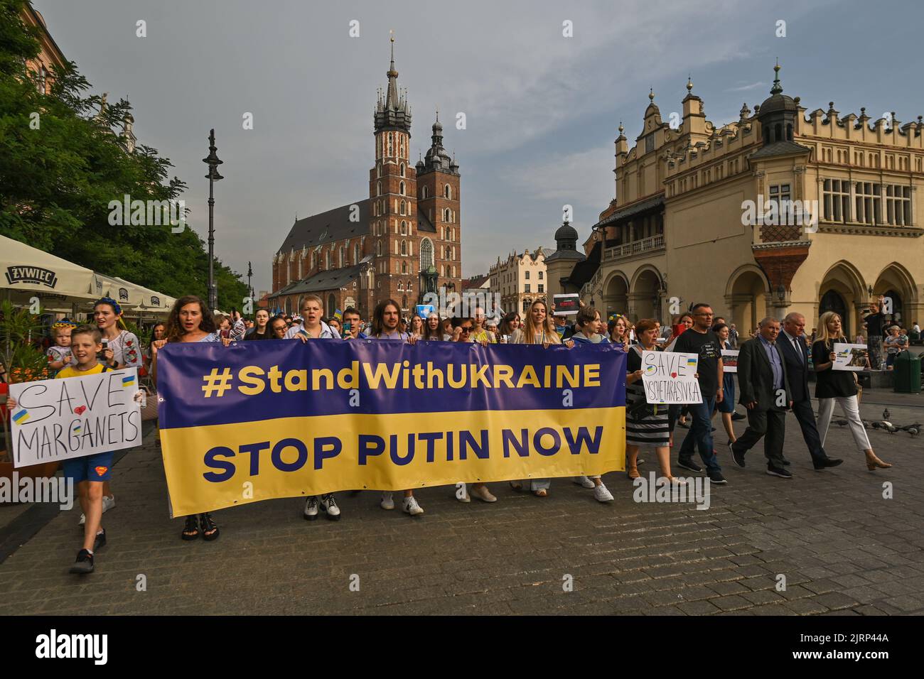 Krakau, Polen. 24. August 2022. Die Menschen in Krakau feiern ihren Unabhängigkeitstag Stockfoto