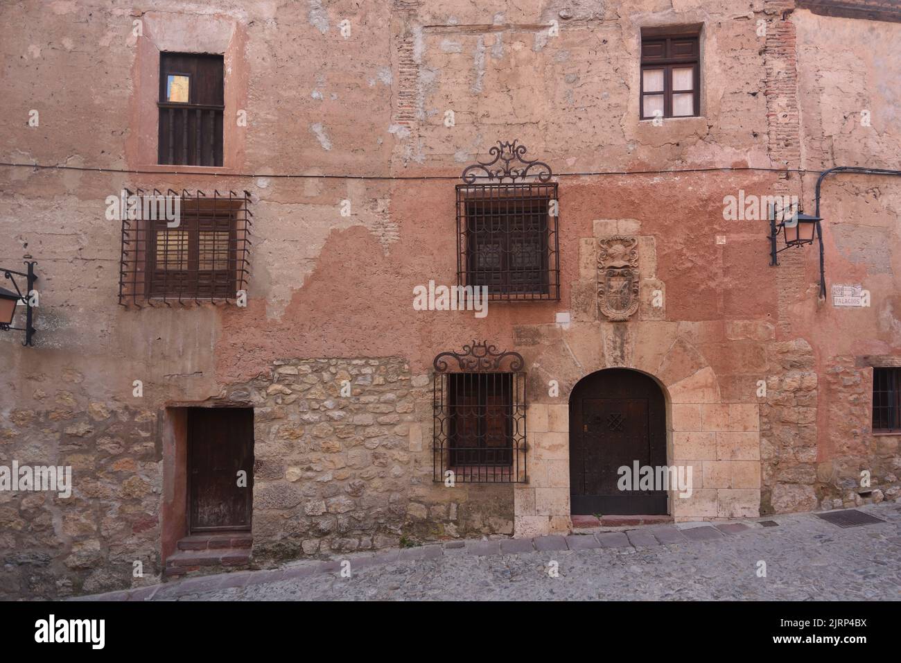 Palacios stret in olt, Stadt Albarracin, Provinz Teruel, Spanien Stockfoto
