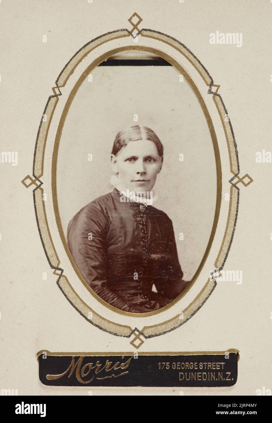 Frau mit Spitzenkragen, 1850-1900, Dunedin, von John Morris. Stockfoto