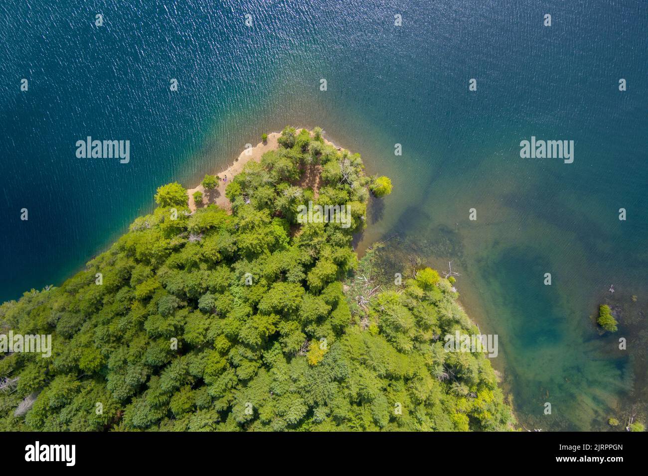 Lake Cushman und die Olympischen Berge im August 2021 Stockfoto