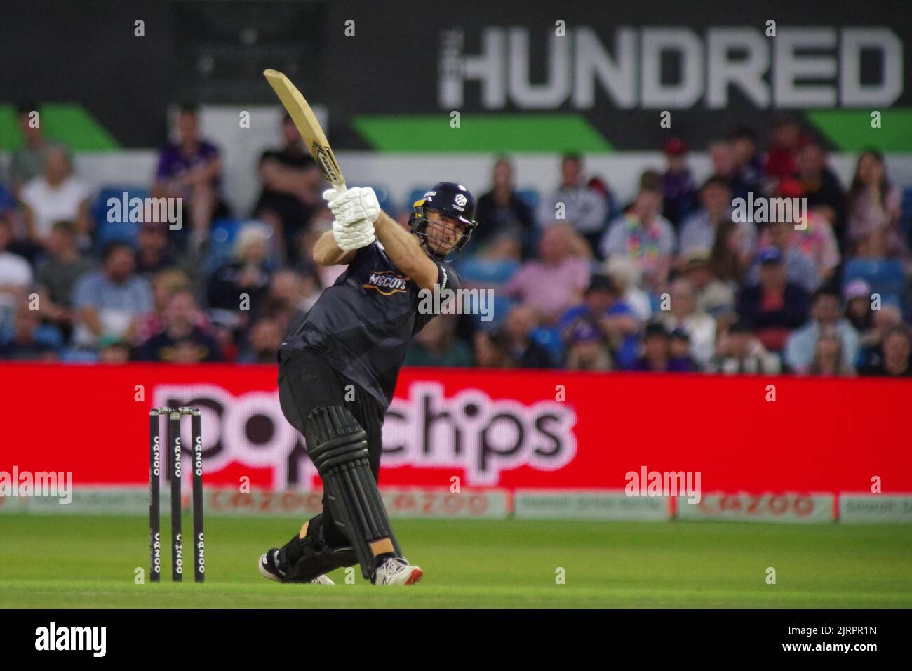 Leeds, England, 21. August 2022. Paul Walter hat in Headingley gegen die Männer der Northern Superchargers in the Hundred gegen die Männer der Manchester Originals geschlagen. Quelle: Colin Edwards Stockfoto