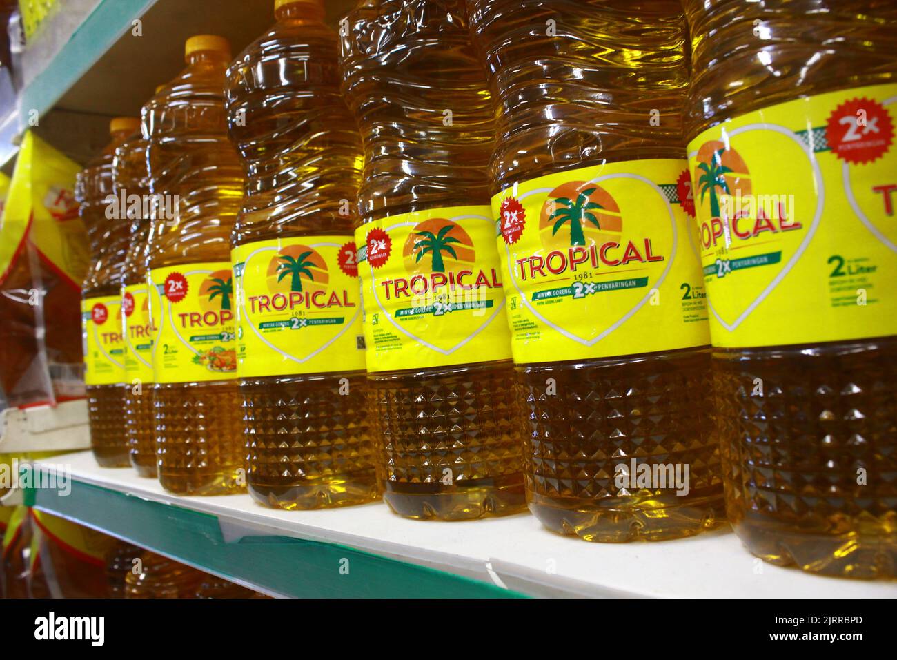 Berühmte Kochöl (Palmöl) Marke in Indonesien Stockfoto