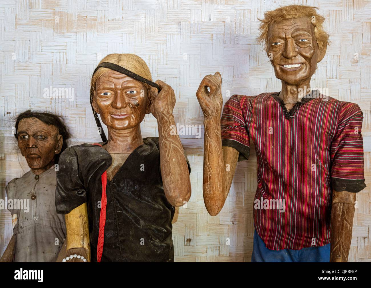 Java, Indonesien, 13. Juni 2022 - Tau Tau sind in Toraja geschnitzte hölzerne Bildnis, die Menschen darstellen, die gestorben sind. Stockfoto