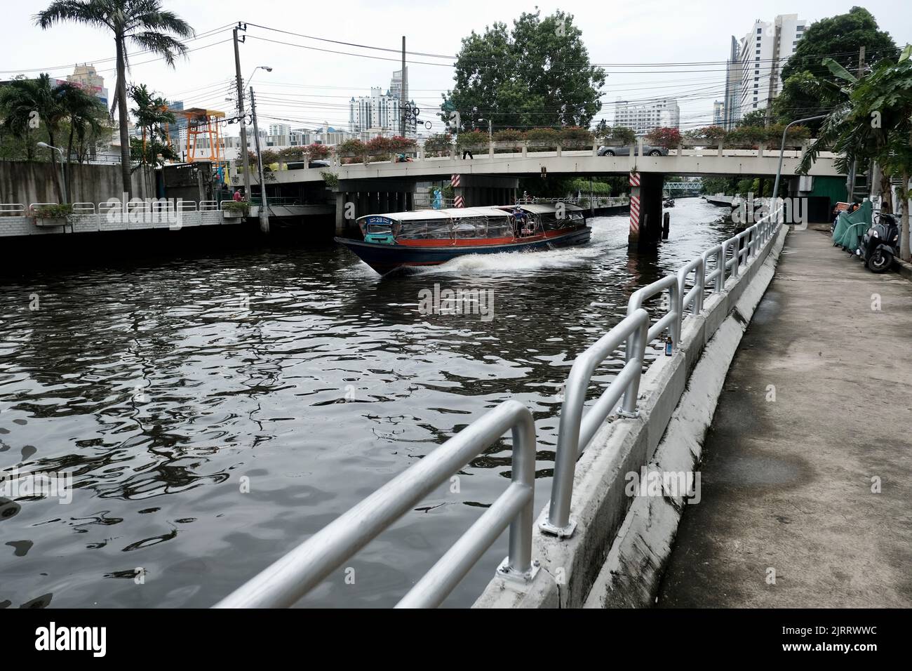 Khlong Saen Saep Ital Thai Pier Bang Kapi, Huai Khwang, Bangkok Thailand Stockfoto