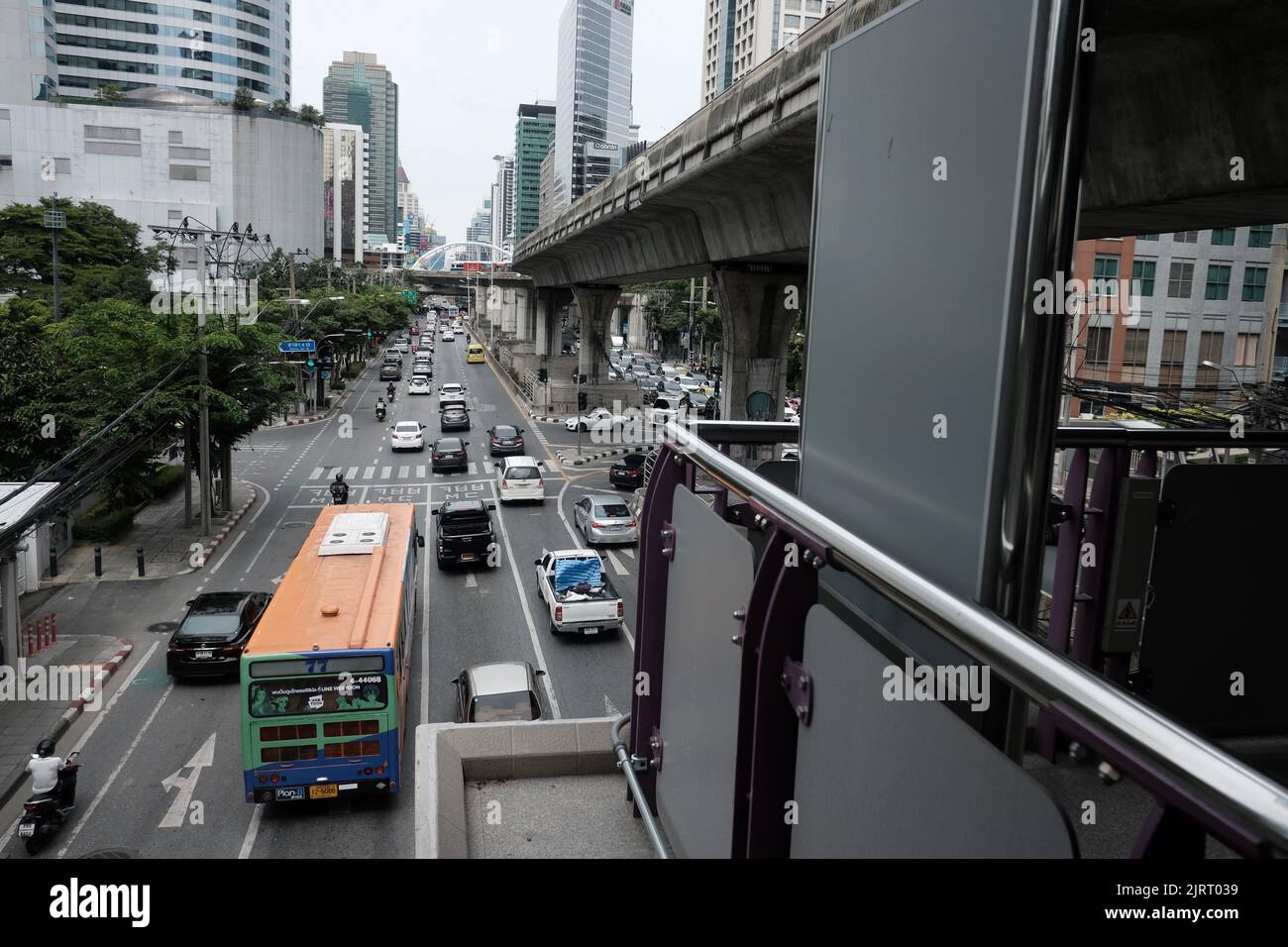 BTS Skytrain Overpass Trestle Bridge Rama 1 Road Bangkok Thailand Stockfoto