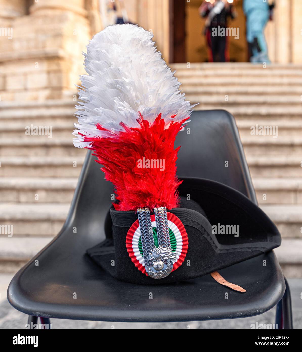 Historische Carabinieri großen Hut mit Feder und Ornamenten Stockfoto