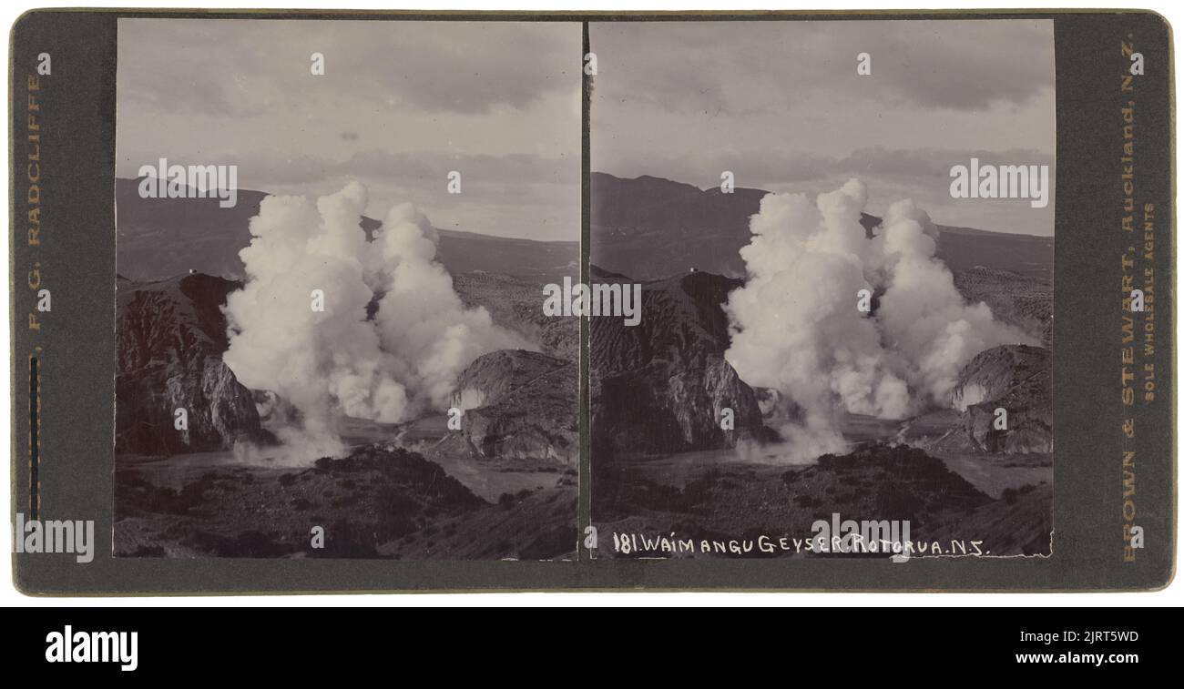 Waimungu Geyser, Rotorua, NZ, um 1900, Auckland, Von Frederick George Radcliffe, Brown & Stewart. Stockfoto