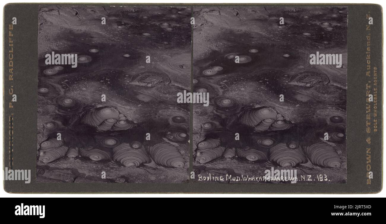 Kochender Schlamm, Whakarewarewa, NZ, um 1900, Auckland, Von Frederick George Radcliffe, Brown & Stewart. Stockfoto