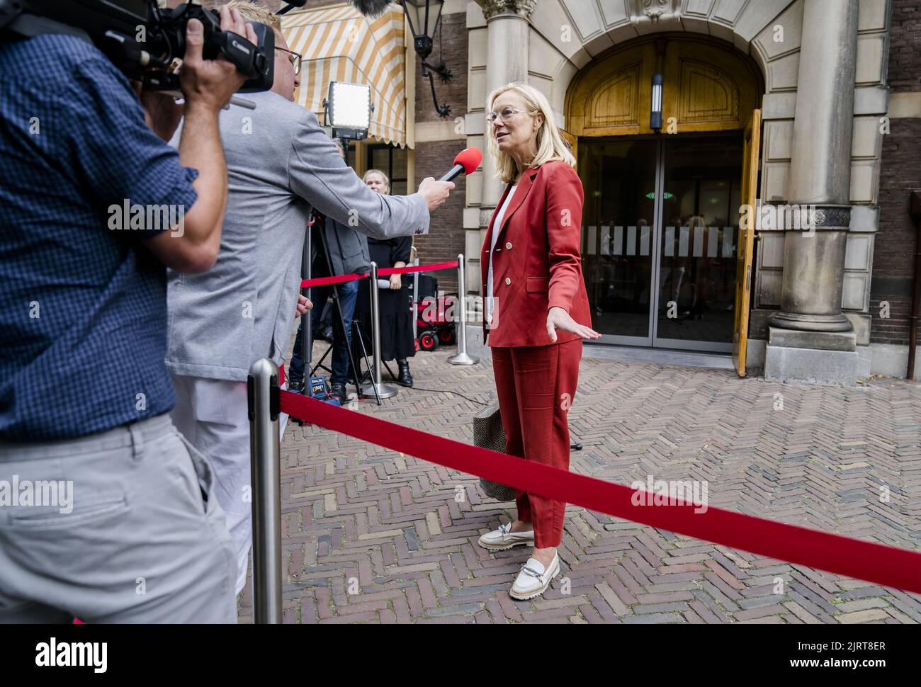 2022-08-26 10:36:12 DEN HAAG - Sigrid Kaag, Finanzminister, bei der Ankunft am Binnenhof für den wöchentlichen Ministerrat. ANP BART MAAT niederlande Out - belgien Out Stockfoto