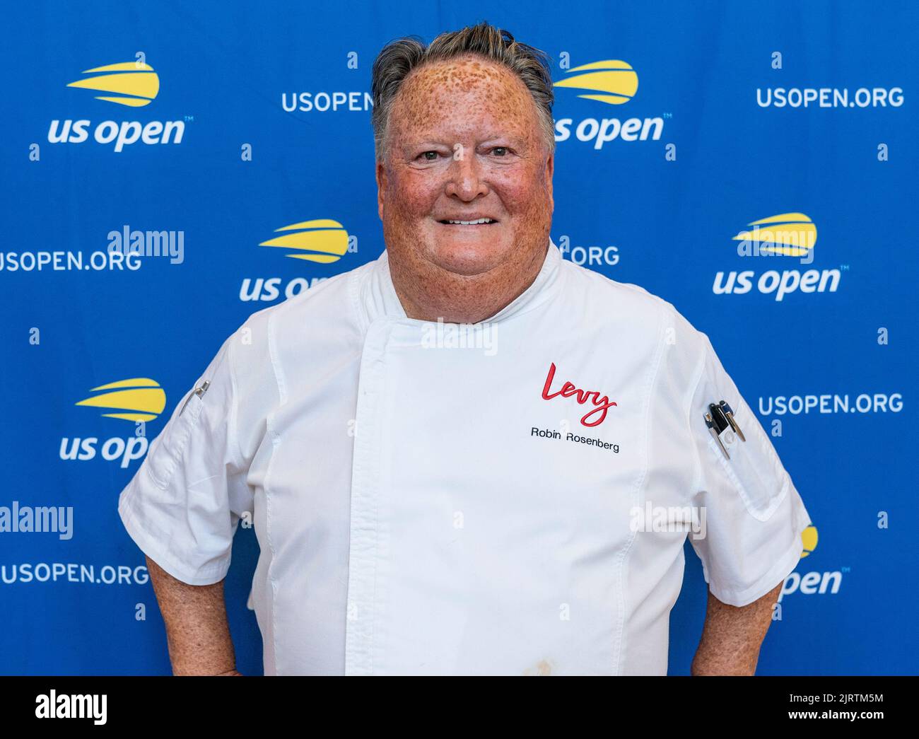 New York, Usa. 25. August 2022. Robin Rosenberg, Vice President von Levy Restaurants, nimmt an der Medienvorschau der Open Food-Verkostung 2022 in den USA im Restaurant Aces im Arthur Ashe Stadium Teil (Foto: Lev Radin/Pacific Press) Quelle: Pacific Press Media Production Corp./Alamy Live News Stockfoto