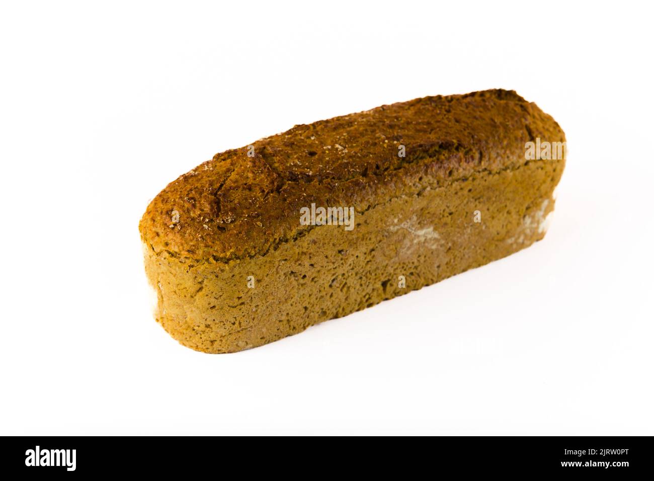 Langes ovales braunes Vollkornbrot auf weißem Hintergrund. Isolierte Studioaufnahme. Gesunde Ernährung Konzept. Basis für Sandwiches. Hochwertige Fotos Stockfoto