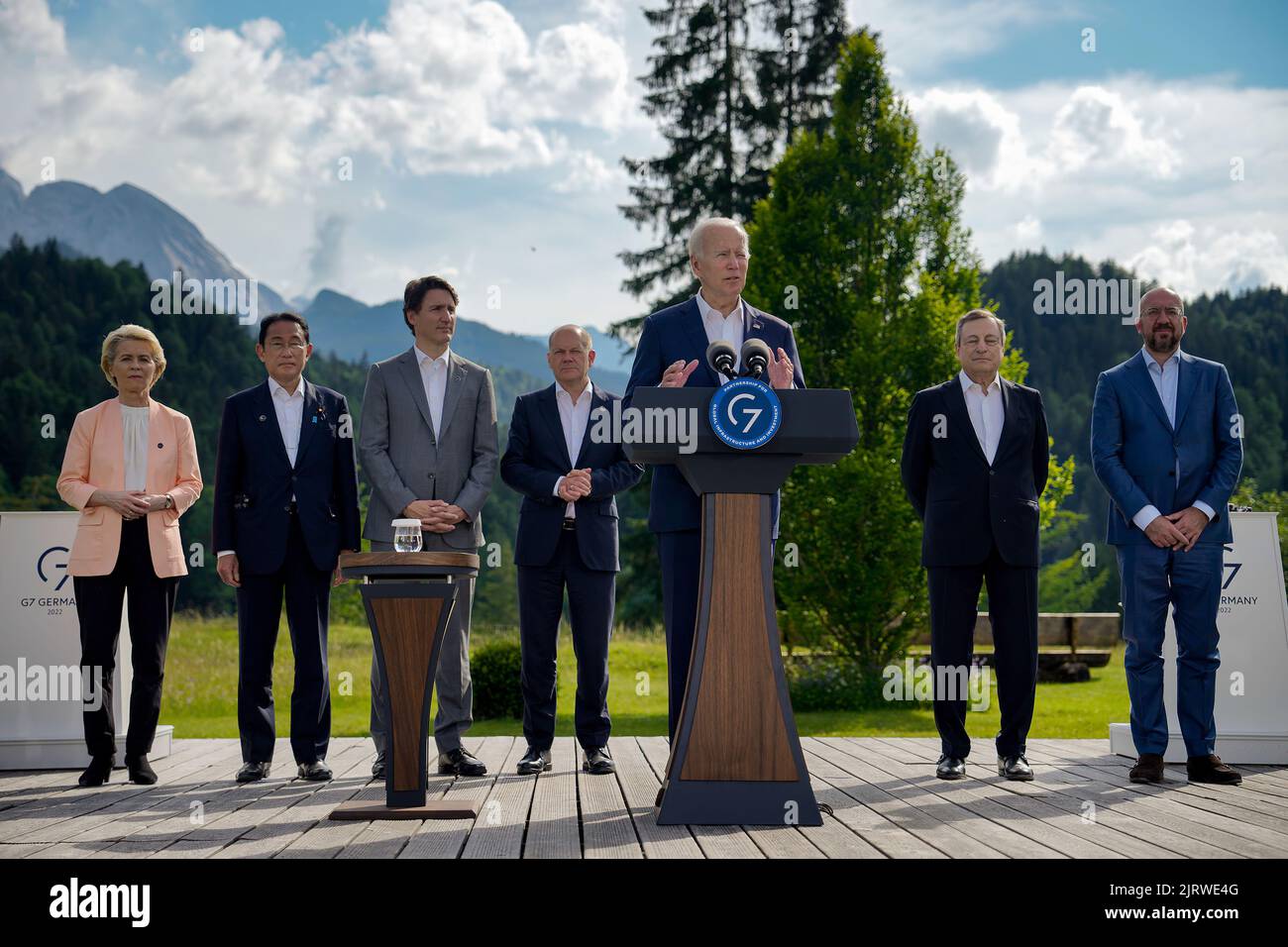 Präsident Joe Biden hält während des Gipfeltreffens G7 am Sonntag, den 26. Juni 2022, auf Schloss Elmau in Krün, Deutschland, eine Rede zum Start der Partnerschaft für globale Infrastruktur. (Offizielles Foto des Weißen Hauses von Adam Schultz) Stockfoto
