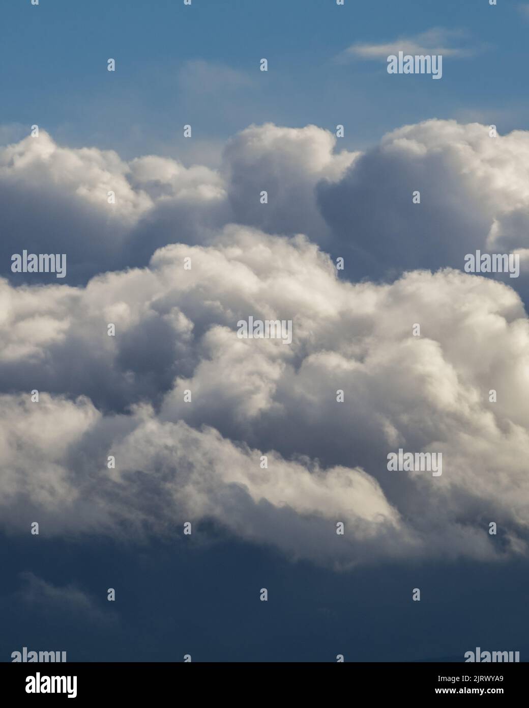 Weiße, cremige Wolken Stockfoto