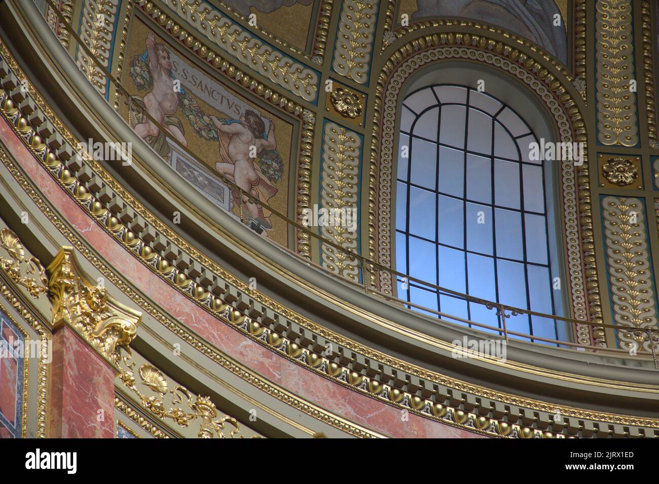 Blick in das Innere von St. Stephan Basilika in Budapest. Stockfoto