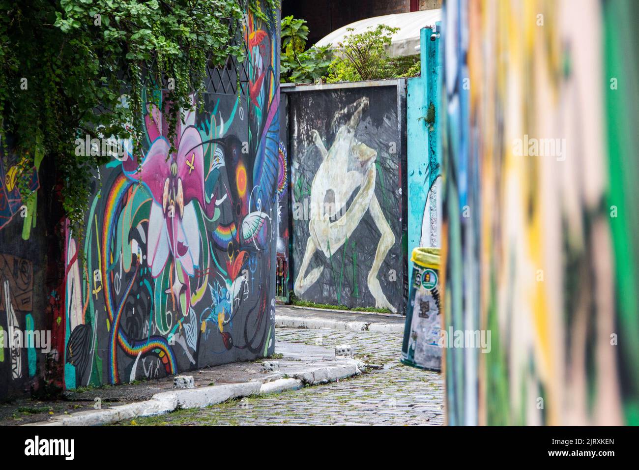Batman's Alley, Vila Madalena, São Paulo Brasilien - 16. Februar 2019: Batman's Alley ist ein Graffiti-Gericht, das sich in Vila Madalena, einer Bohemian ne, befindet Stockfoto