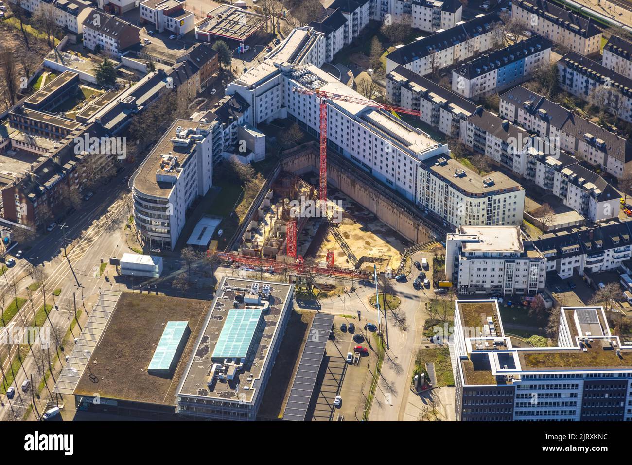 Luftaufnahme, Baustelle in der Mercedesstraße mit Neubau einer Büro- und Wohnanlage im Stadtteil Düsseltal in Düsseldorf, R Stockfoto