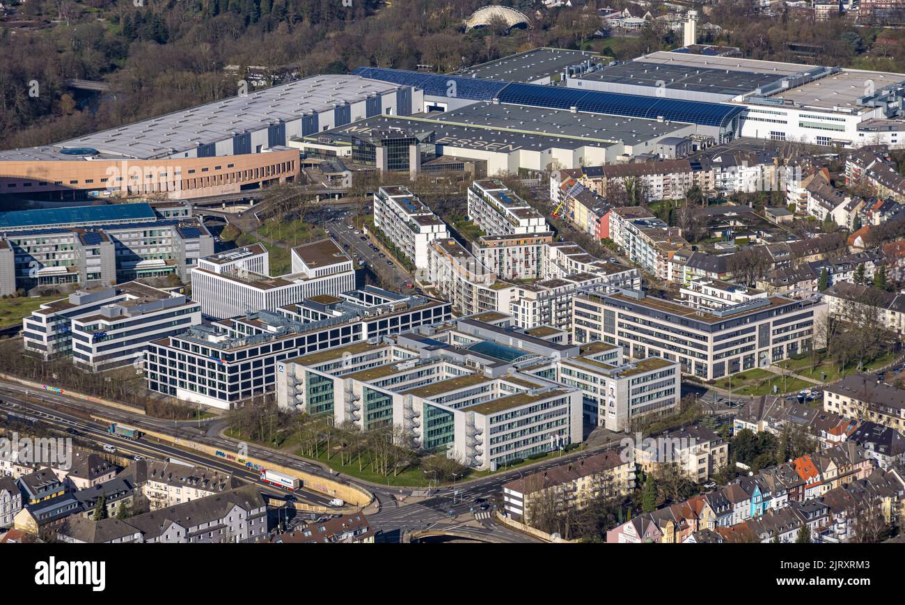 Luftaufnahme, Messehallen, Rüttenscheider Tor sowie Bürogebäude am Eon Campus und Brenntag und Atos im Essener Stadtteil Rüttenscheid, Stockfoto