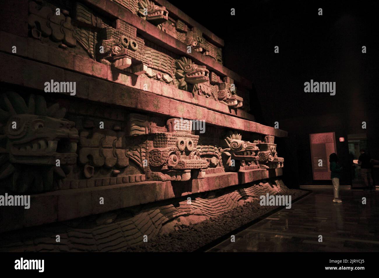 Pyramide der Gefiederten Schlange; Teotihuacan, Nationales Anthropologiemuseum, Chapultepec Park, Mexiko-Stadt, Mexiko Stockfoto