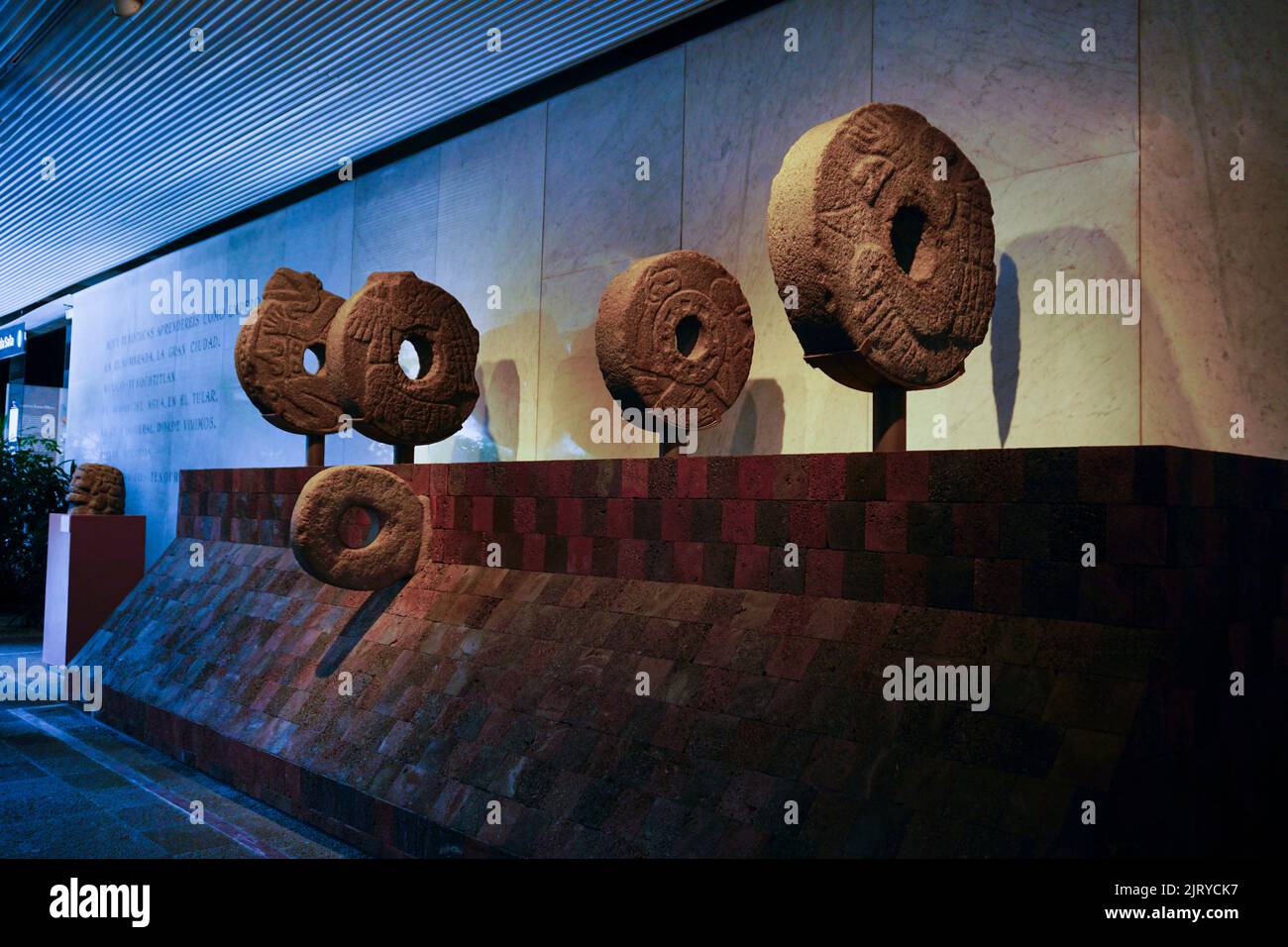 Steinreifen für uraltes Pelota-Spiel, National Anthropology Museum, Chapultepec Park, Mexiko-Stadt, Mexiko Stockfoto