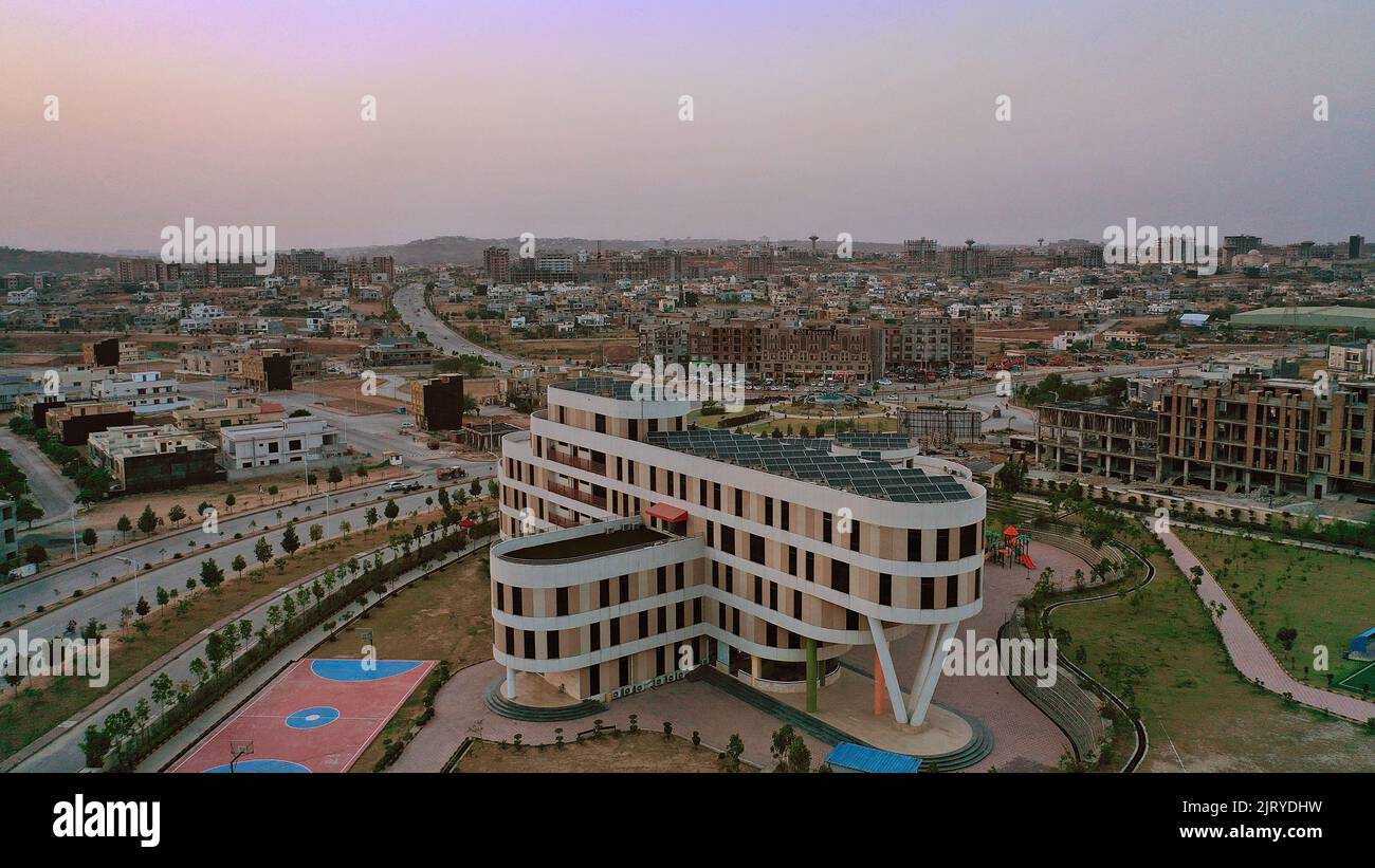 Eine Vogelperspektive auf die wunderschöne zukünftige World School and College in Rawalpindi, Pakistan Stockfoto