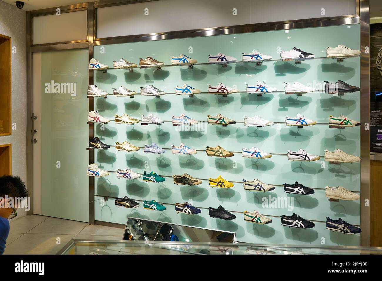 Onitsuka tiger malaysia best sale klcc