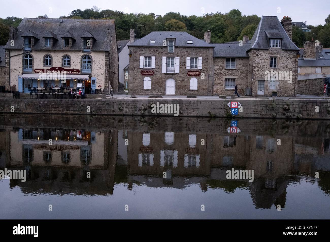 Frankreich, Bretagne, Dinan, September 2020. Langfristiger Bericht über die Probleme des Flusses Rance in der Bretagne und insbesondere über die Frage des Siltens. H Stockfoto