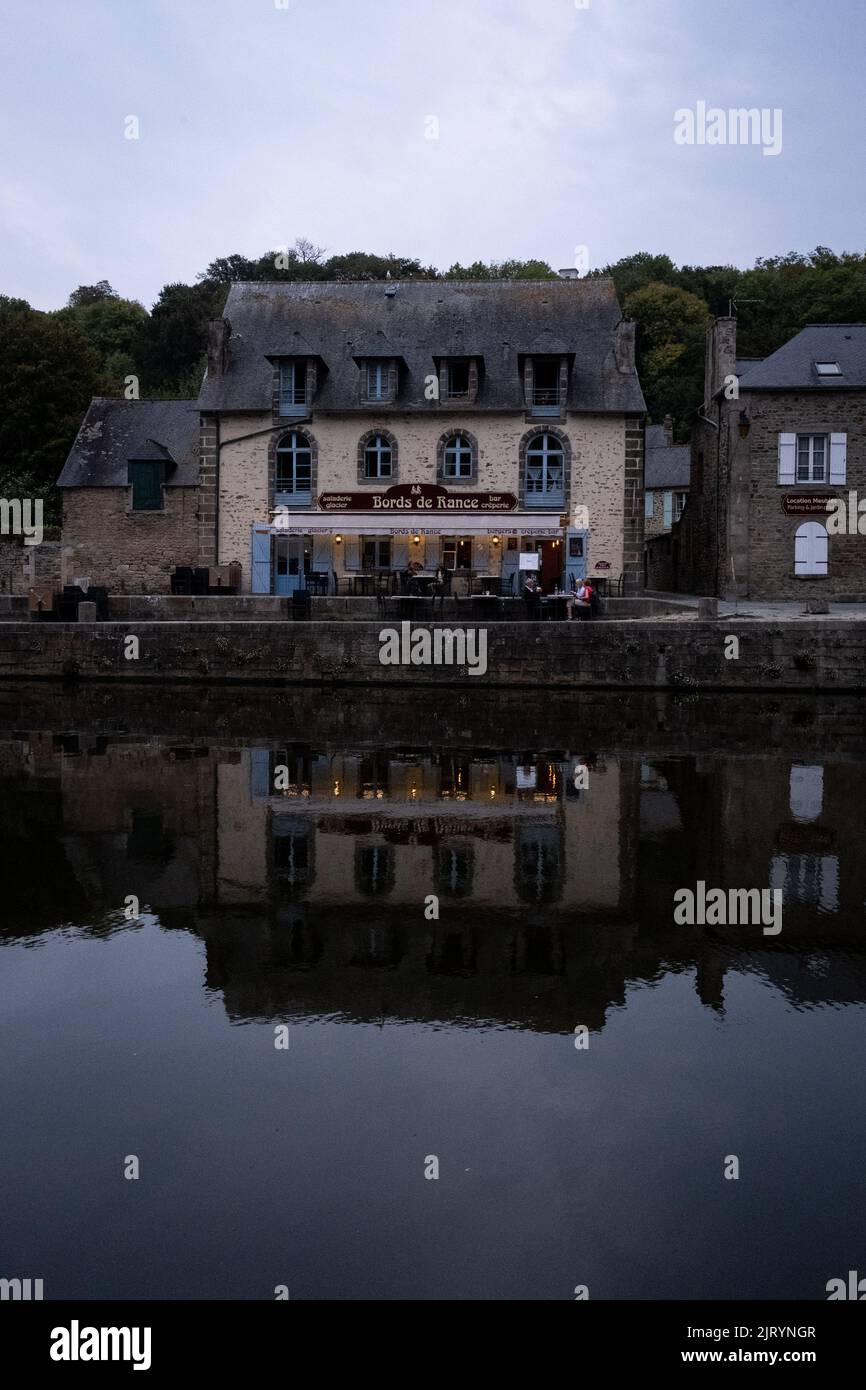Frankreich, Bretagne, Dinan, September 2020. Langfristiger Bericht über die Probleme des Flusses Rance in der Bretagne und insbesondere über die Frage des Siltens. H Stockfoto