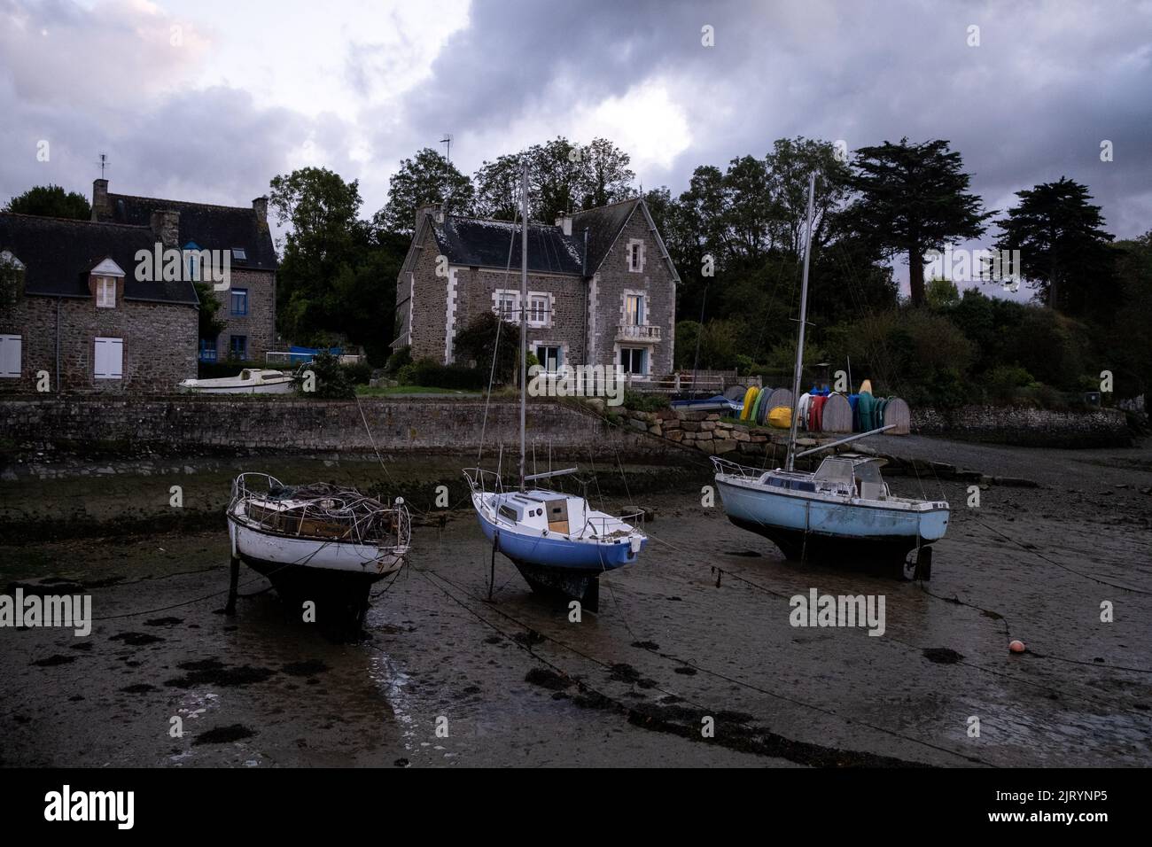 Frankreich, Bretagne, Pleudihen-sur-Rance, die 2020-09-23. Langfristiger Bericht über die Fragen des Flusses Rance in der Bretagne und insbesondere zu dieser Frage Stockfoto