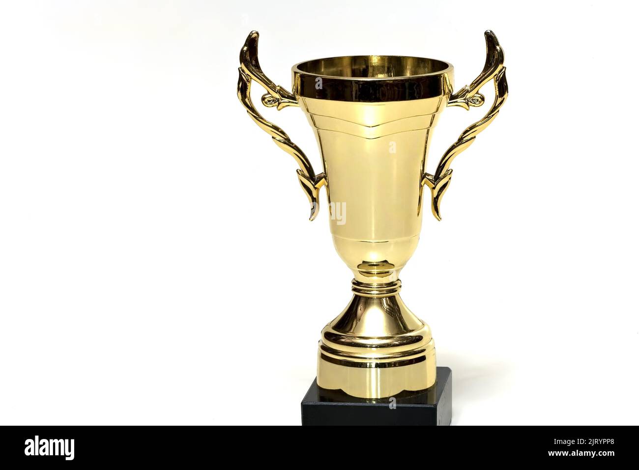 Günstige universelle liebevolle Tasse Trophäe aus Kunststoff mit goldener Beschichtung isoliert Stockfoto