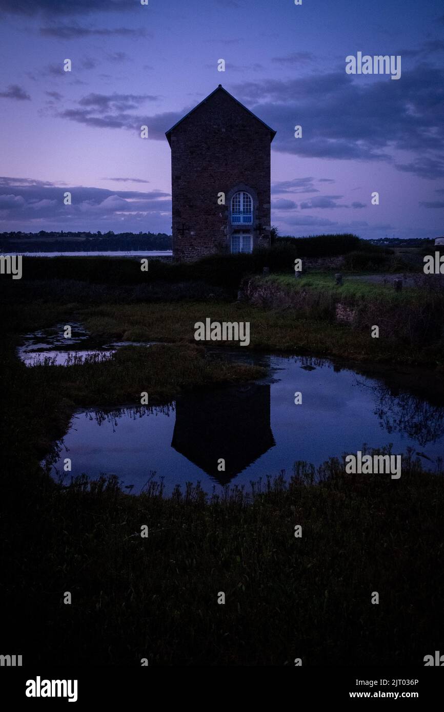 Frankreich, Bretagne, Pleudihen-sur-Rance, die 2020-09-23. Langfristiger Bericht über die Fragen des Flusses Rance in der Bretagne und insbesondere zu dieser Frage Stockfoto