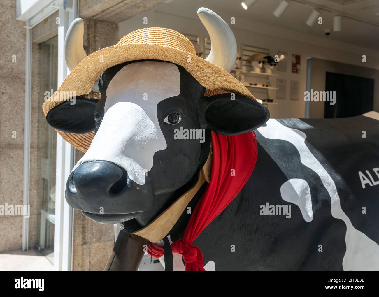 Riesige Modellkuh in Porto Portugal Stockfoto
