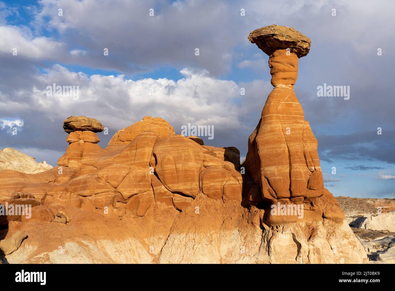 How Are Rim Rocks Made The Red Hoodoo oder Toadstool Hoodoo, Paria Rimrocks, Grand Staircase ...