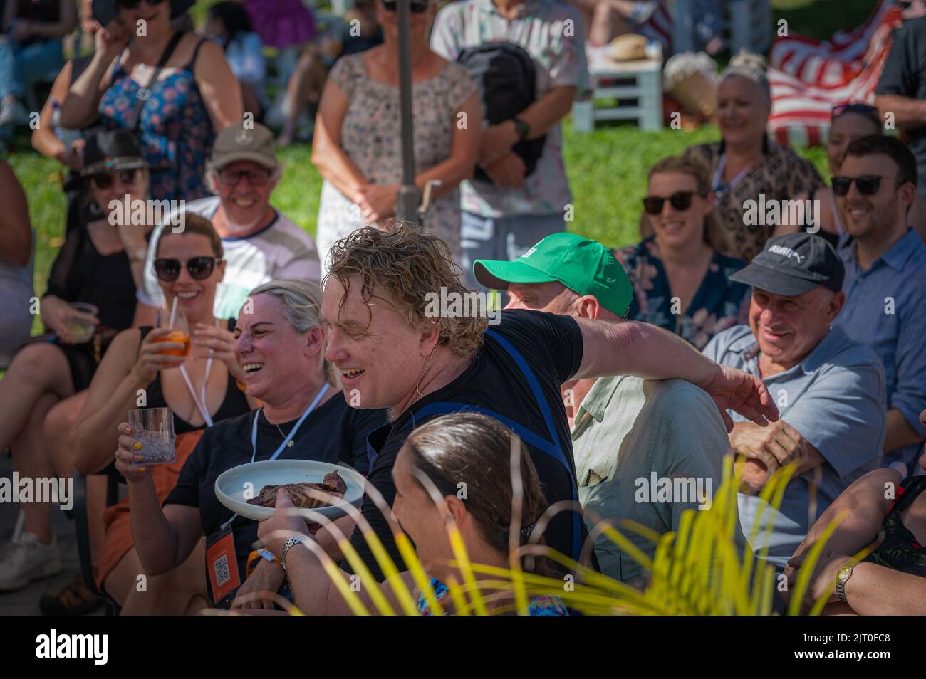 Der Starkoch Adrian Richardson unterhielt das Publikum beim Taste Port Douglas Food and Drink Festival im Sheraton Mirage Resort in Australien. Stockfoto