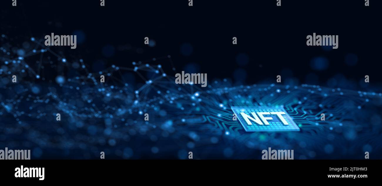 NFT nicht-fungible Token-Text auf CPU-Chip mit konvergierenden Schaltpunkten. NFT wird immer beliebter und bekannter. Krypto-Kunst und Krypto-Währung. Stockfoto