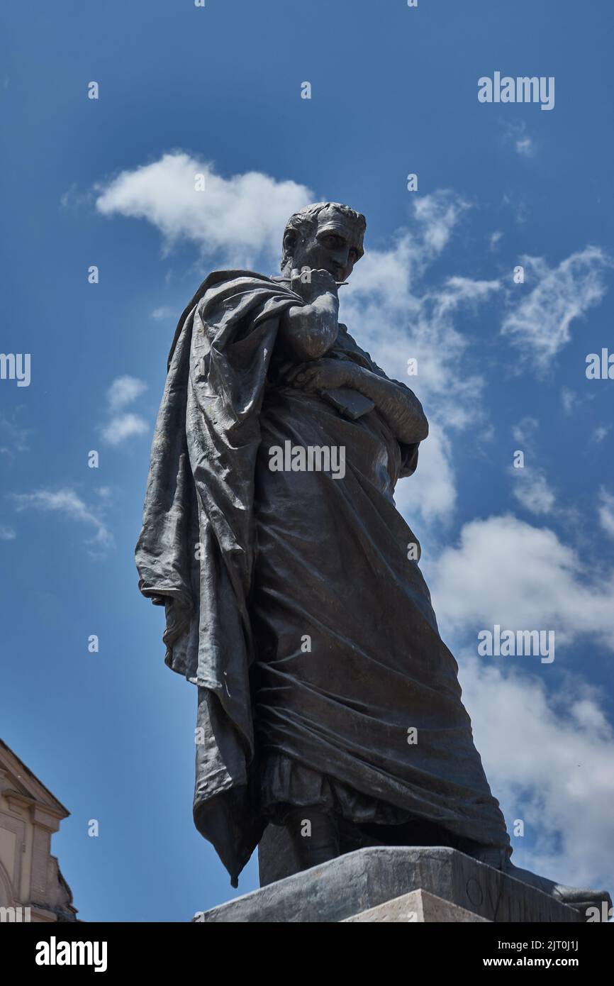 Statue des Ovid, Piazza XX Settembre, Sulmona, Provinz L’Aquila, Region Abruzzen, Italien, Europa Stockfoto