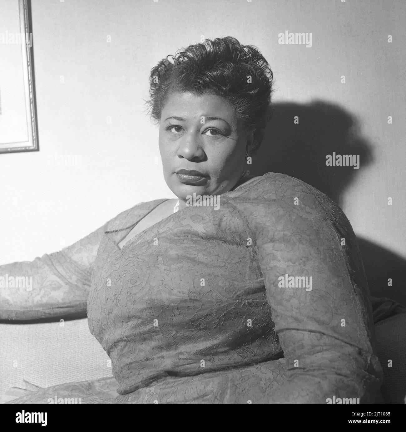 Ella Fitzgerald. 1917-1996. Einer der berühmtesten Sänger im Jazz und der populären Musik während des 20.. Jahrhunderts. Abgebildet bei einem Auftritt in Stockholm am 3 1952. april Conard Ref 1980 Stockfoto
