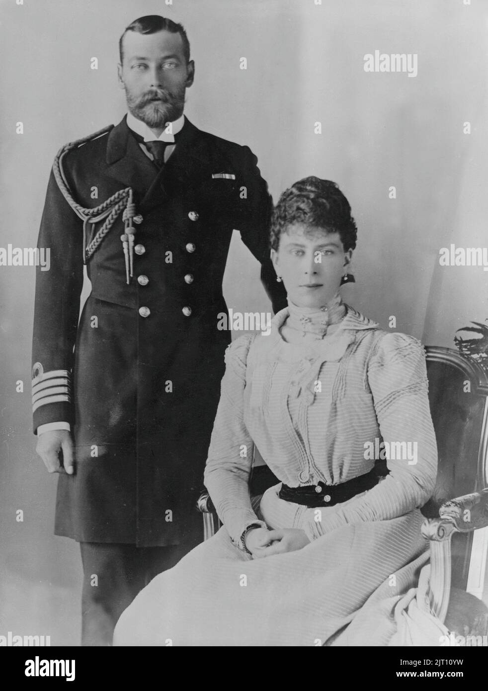 George V. König des Vereinigten Königreichs und der britischen Dominions und Kaiser von Indien, geboren am 3. juni 1865 tot am 20. januar 1936. Foto mit seiner Frau Mary of Teck, 1867-1953. Sie wurden im Jahr 1893 verheiratet. Foto aufgenommen in ihrem silbernen Jubiläumsjahr Mai 6 1935. Stockfoto