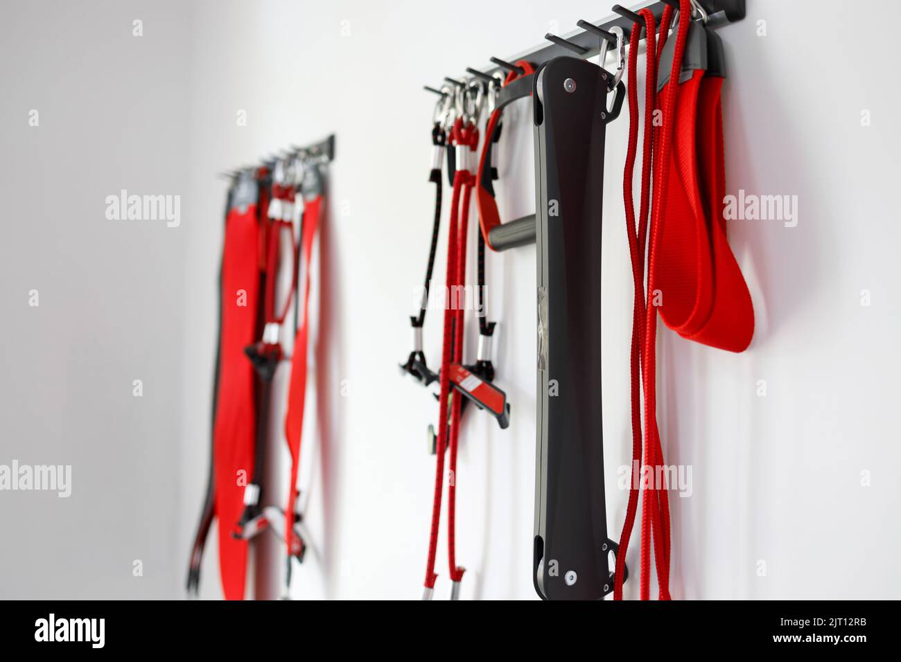 Pilates Studio-Fitnessgeräte. Suspensionstherapiesystem Stockfoto