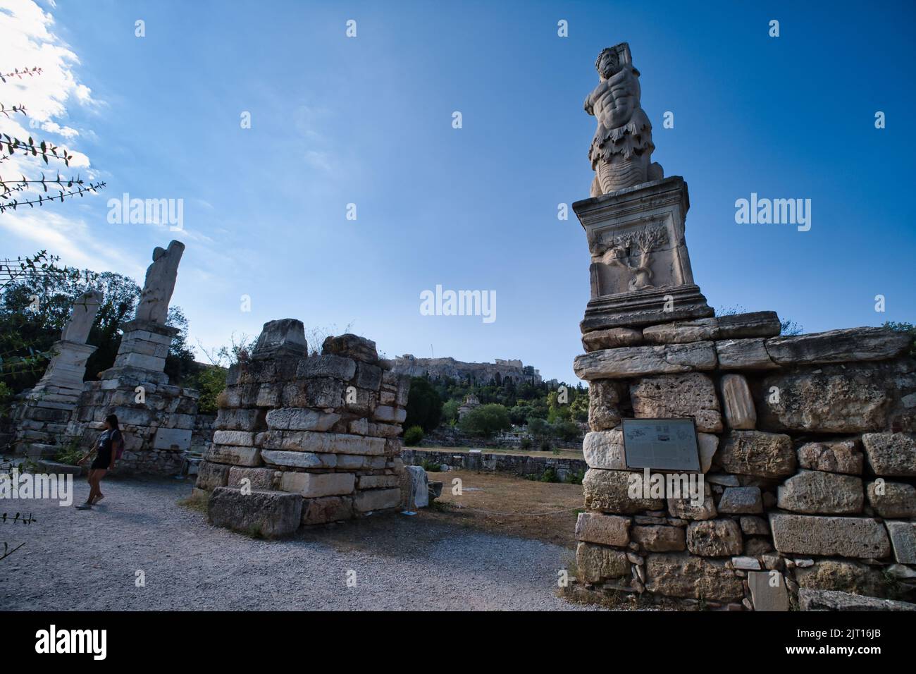 Blick auf die Ruinen des Agrippa's Odeon im antiken Agorà in Athen Stockfoto