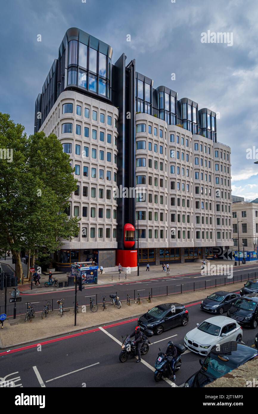 Die Standard Hotel Kings Cross London - Euston Road, eröffnet 2019. Design Shawn Hausman, strukturelle ORMS, Innenarchitekten Archer Humphryes. Stockfoto