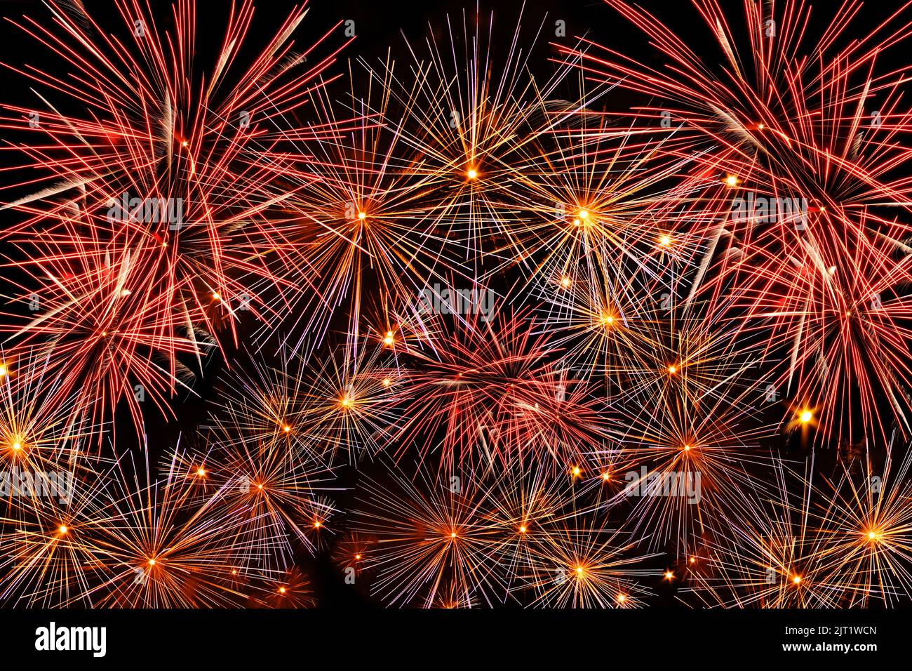 Abstrakter Hintergrund, helle Explosionen Feuerwerk schwarzer Hintergrund Stockfoto