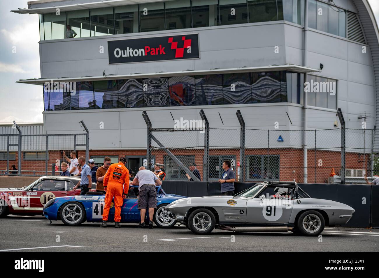 Statische und Rennbilder von der US USA Auto Show auf dem Oulton Park Raceway Chishire, einschließlich der Herzöge von Hazard und Days of Thunder Stockfoto