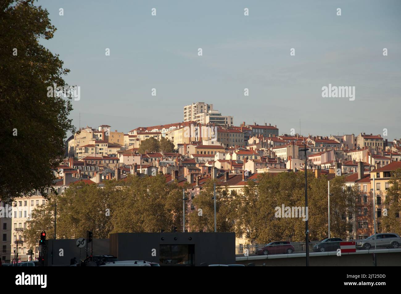 Croix Rousse Hill, Lyon, Rhone, Rhone-Alpes, Frankreich. Die Saone und die Rhone treffen sich in Lyon und bilden eine Halbinsel mitten in der Stadt. Stockfoto