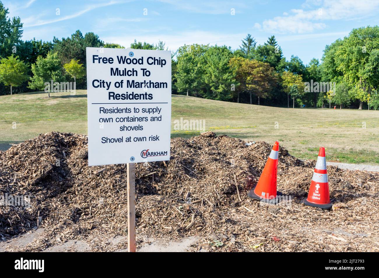 Zeichen von Holzschnitzelmulch angeboten, um Bewohner in Markham, Ontario, Kanada Stockfoto