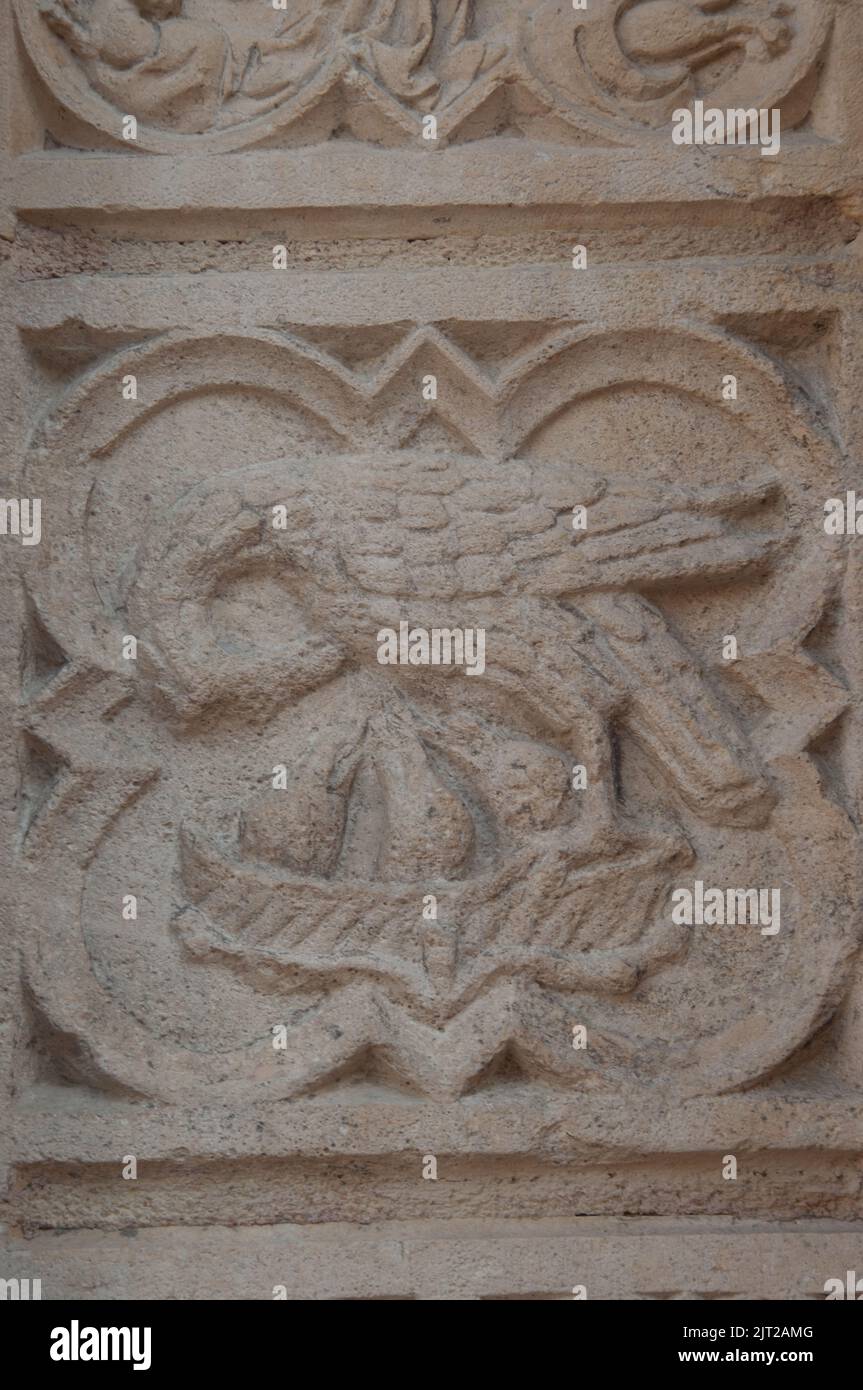 Fassade (Detail der Veranda), Kathedrale des Hl. Johannes des Täufers (Primatial), Lyon, Rhone, Rhone-Alpes, Frankreich. Der Bischof von Lyon ist auch der Primas von t Stockfoto