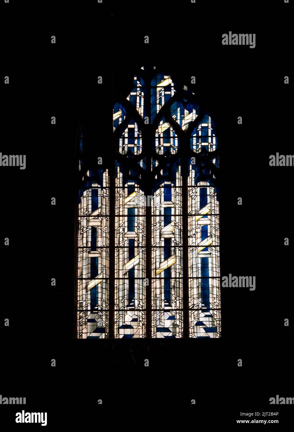 Modernes Buntglasfenster, Kathedrale St. Johannes des Täufers (Primatial), Lyon, Rhone, Rhone-Alpes, Frankreich. Stockfoto